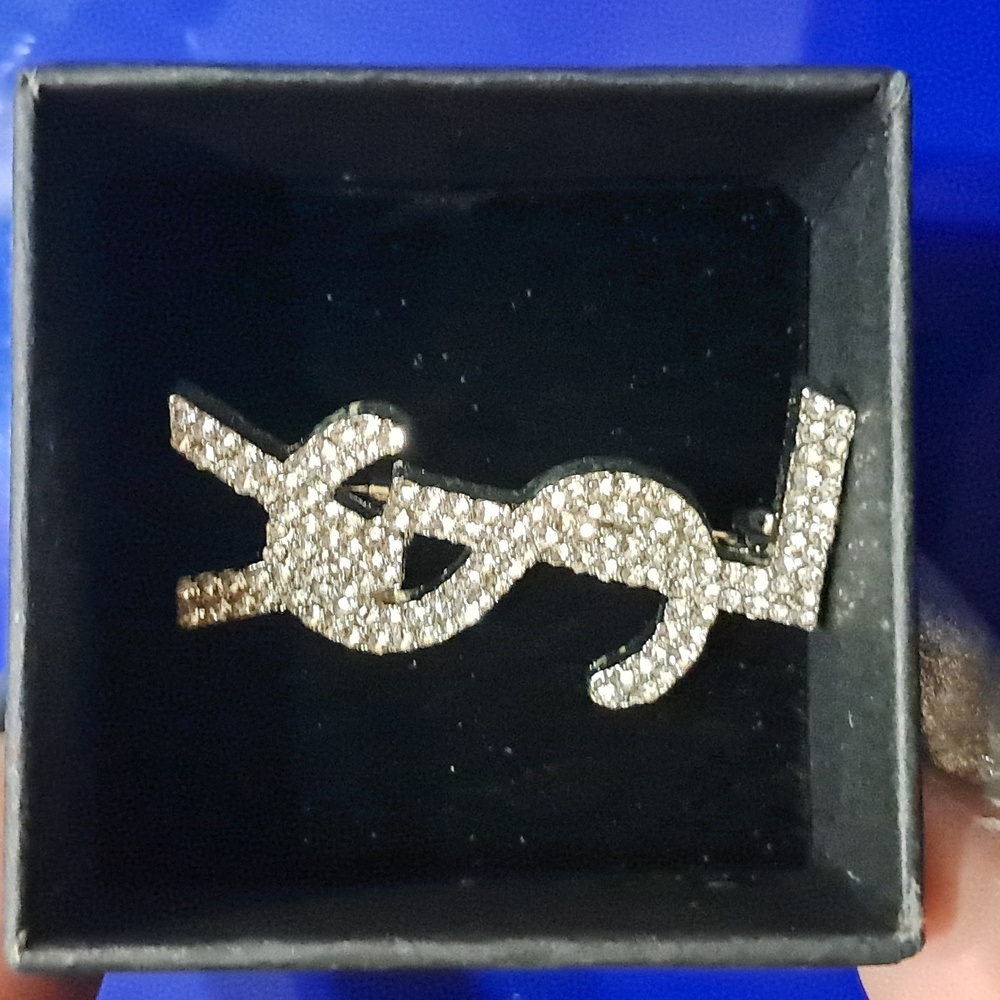 Sparkling Silver Crystal Brooch - Picture 5 of 6